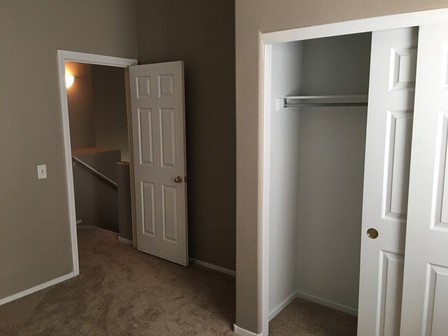 Building Photo - 2001 Quartz Cliff St