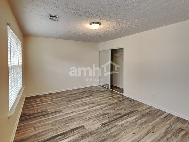 Building Photo - 159 Holly Mill Village Dr