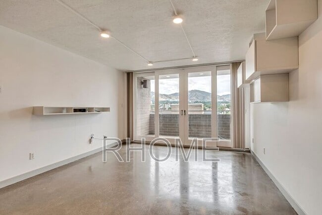 Building Photo - 230 E Broadway