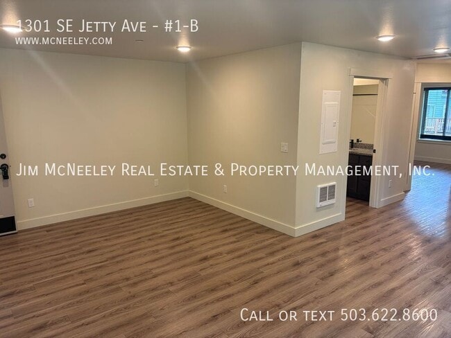 Building Photo - 1301 SE Jetty Ave