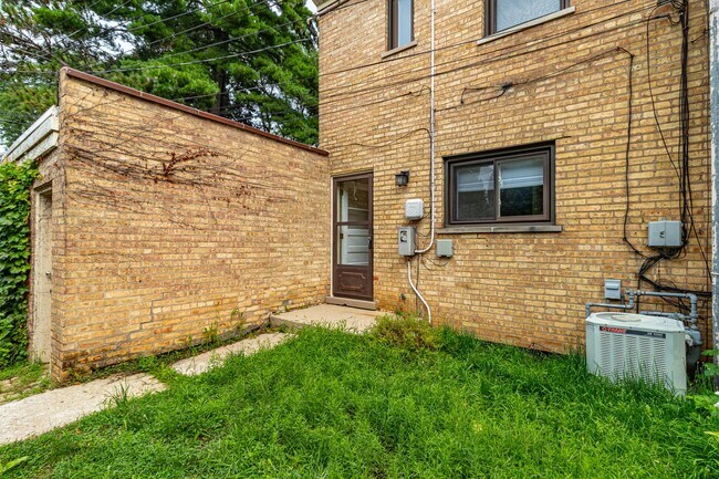 Building Photo - 519 1/2 Ridge Rd