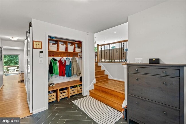 Building Photo - 6123 Beech Tree Dr