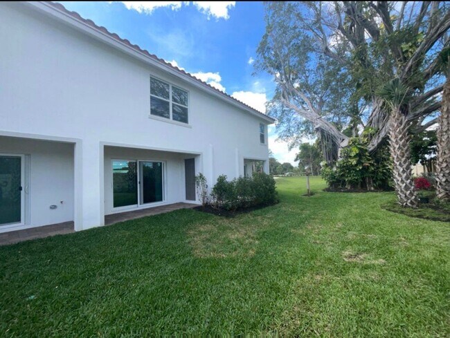 Building Photo - 6907 Broadwater Ln
