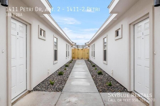 Building Photo - 1411 Petri Dr
