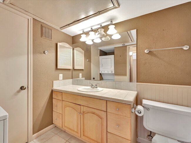 Building Photo - 1601 S Shepherd Dr