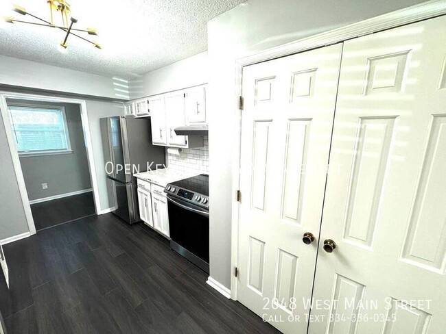 Building Photo - Charming 3-Bedroom, 2-Bath Townhouse in Do...