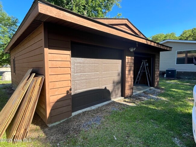 Building Photo - 202 Susans Dr