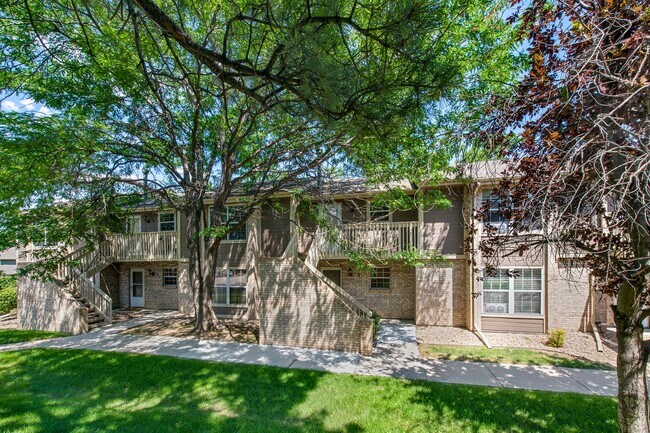 Building Photo - Beautiful 2 Bed 2 Bath Townhouse in Otero Ridge