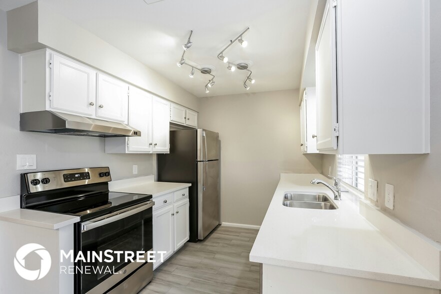 Building Photo - 5122 E Nambe St