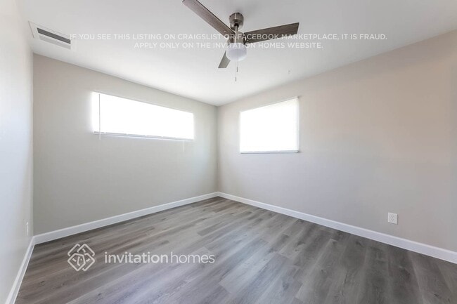 Building Photo - 2133 W Palmaire Ave