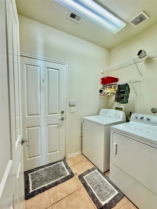 Building Photo - 13600 Breton Ridge St