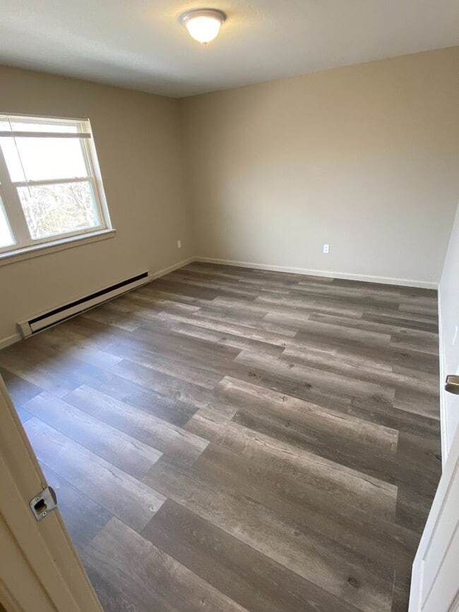 Building Photo - Available Now- 2 Bedroom updated apartment...