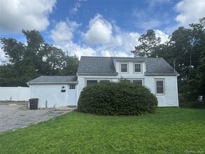 Building Photo - 425 Landing Ave