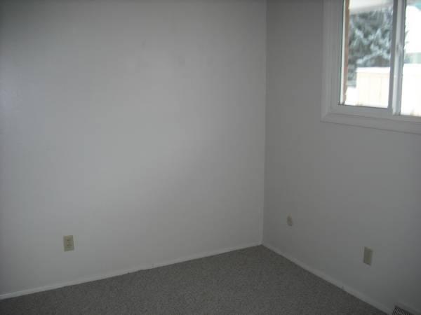 Building Photo - 4616 Diana Dr