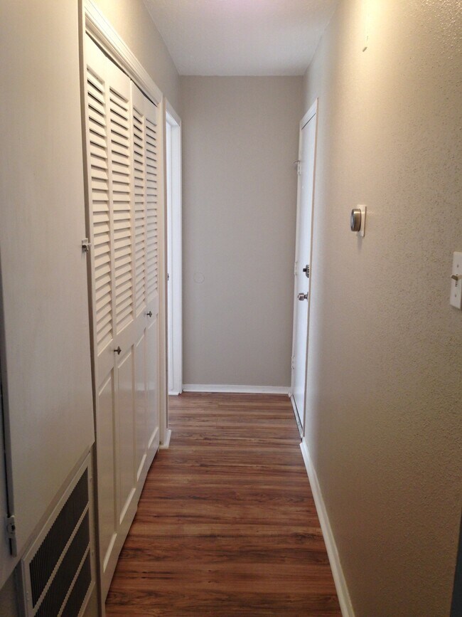 Building Photo - 927 Three Forks Dr