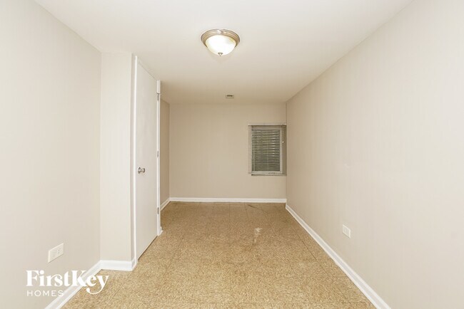 Building Photo - 17508 Greenbay Ave