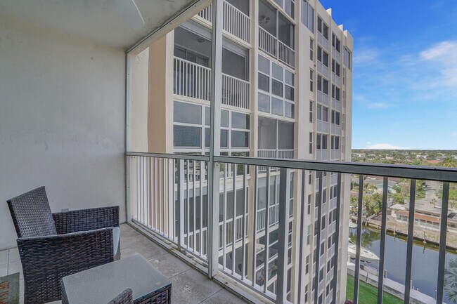 Building Photo - 1391 S Ocean Blvd