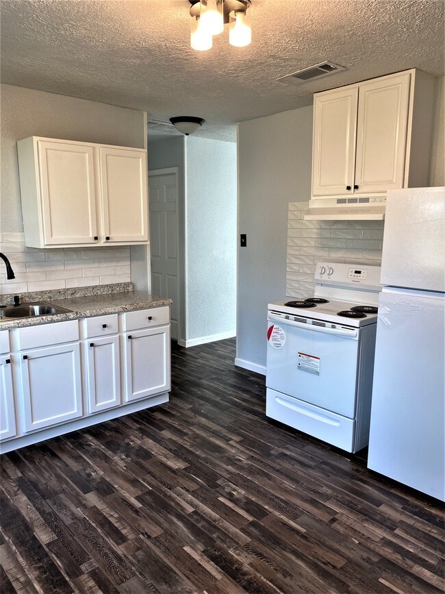 Building Photo - 508 Hickory St