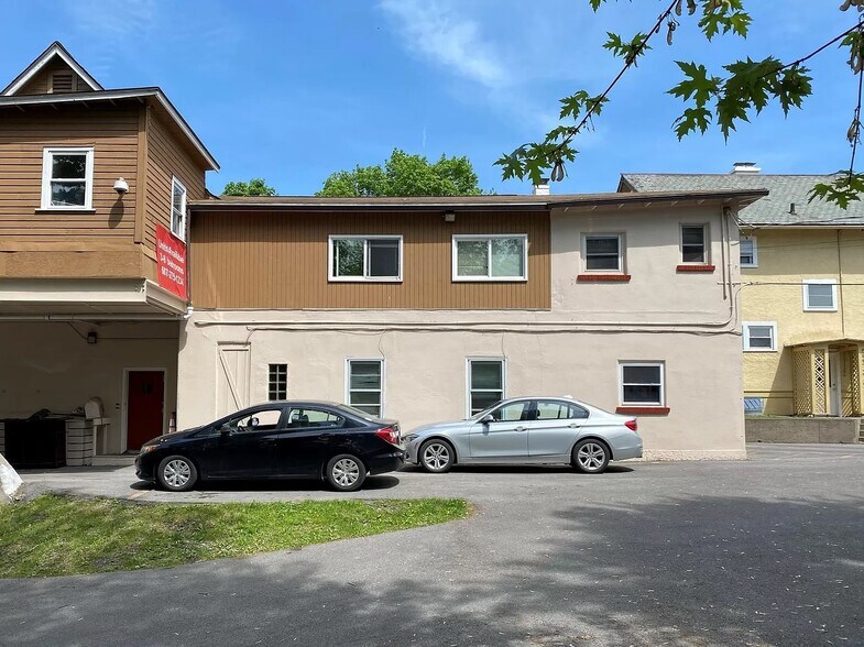 Building Photo - 410 Hillview Plz