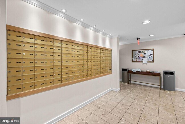 Building Photo - 1401 17th St NW