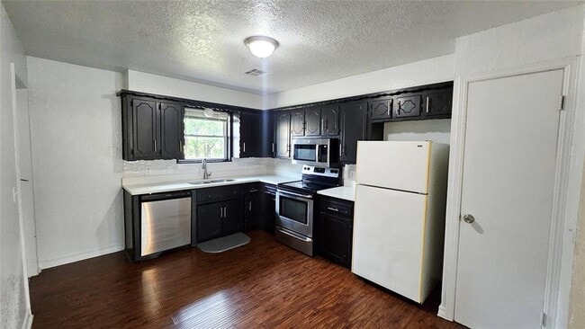 Building Photo - 777 Camelot Dr