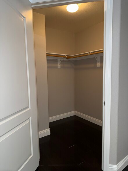 Building Photo - 32 E Serene Ave