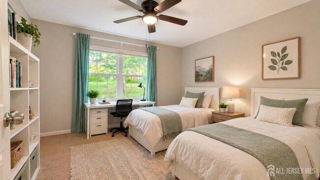 Building Photo - 161 Applegate Ln