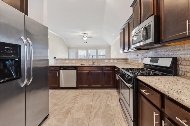 Building Photo - 18139 Swallow Spgs Wy