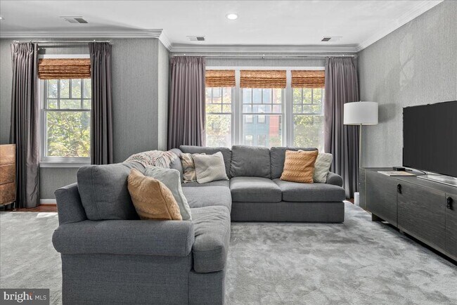 Building Photo - 2863 11th St N