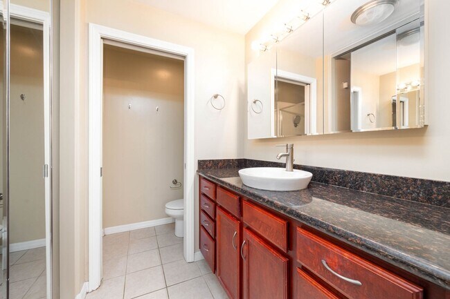 Building Photo - Fantastic Clairemont Condo with Outdoor Space!