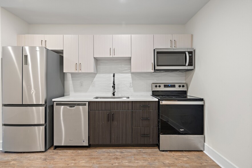 Building Photo - 4625 Virginia R
