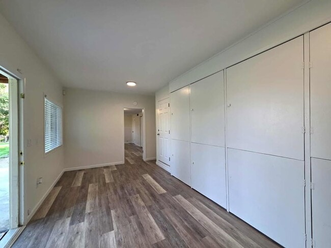 Building Photo - Stunning 4 Bedroom, 3 Bathroom Home, with ...
