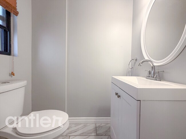 Building Photo - 14270 Dickens St