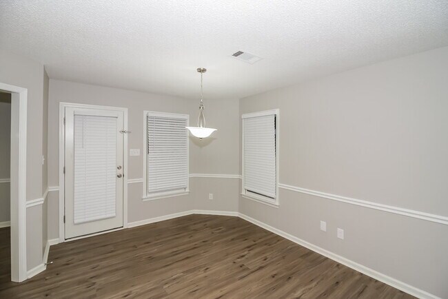 Building Photo - 1506 Appling Wood Cove S