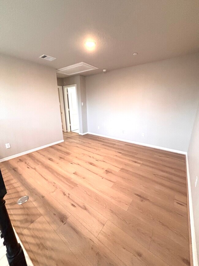 Building Photo - 2830 Scanlan Mdw