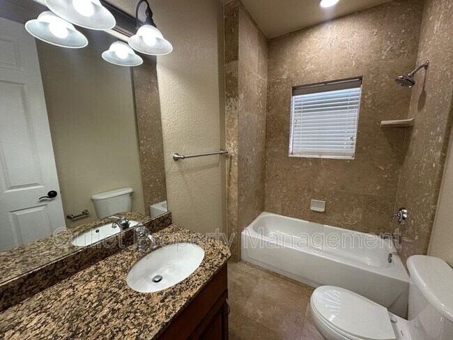 Building Photo - 2005 Baylarian Blvd