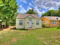 Building Photo - 1524 SW Binkley St