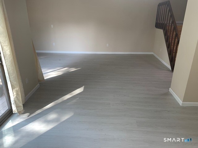 Building Photo - 18 Greenbriar Dr