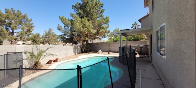 Building Photo - 9617 Pine River Ln