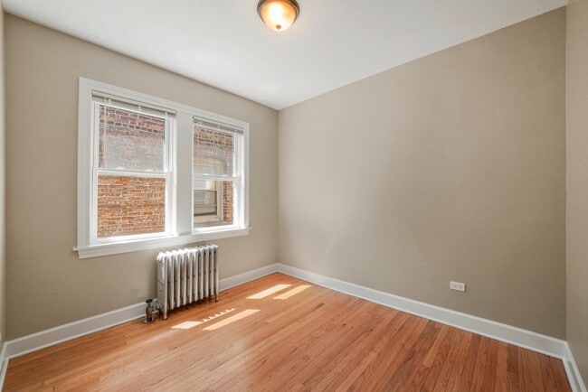 Building Photo - 1921 Grove Ave