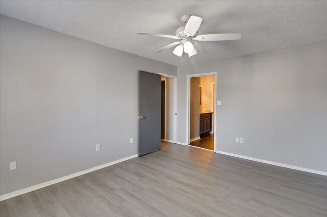 Building Photo - 1001/1003 Euclid Ave