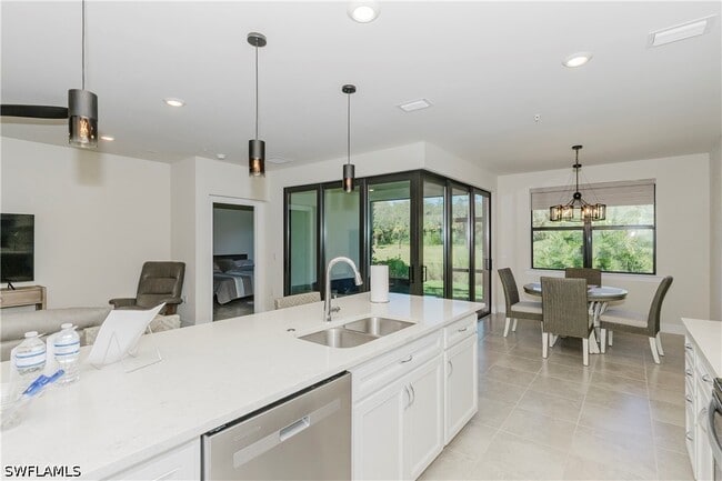 Building Photo - 5697 Mayflower Way