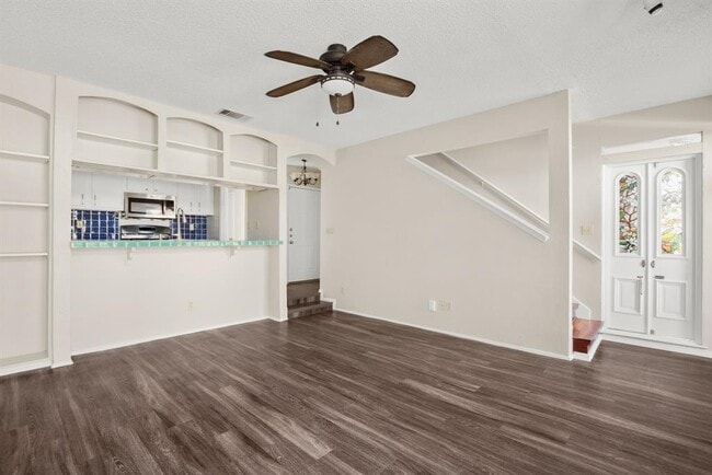 Building Photo - 6726 Lancret Hill Dr