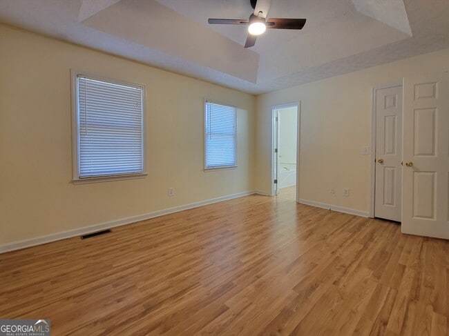 Building Photo - 841 Lodgeview Dr