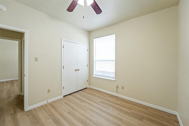 Building Photo - 502 Gregory Ct