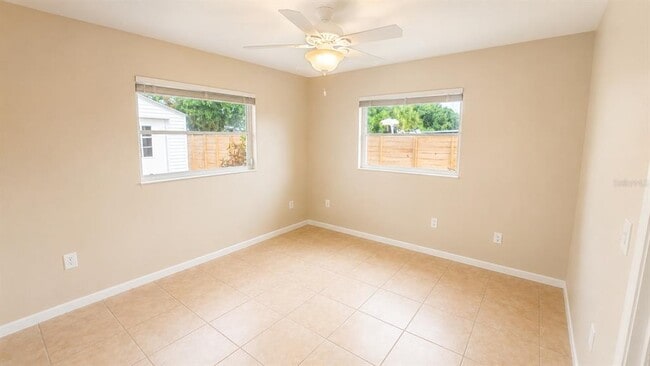 Building Photo - 3435 Dunbar Dr