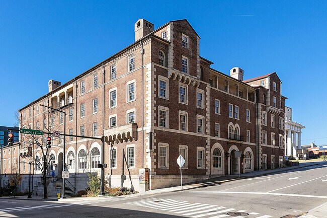 Building Photo - 535 Locust St