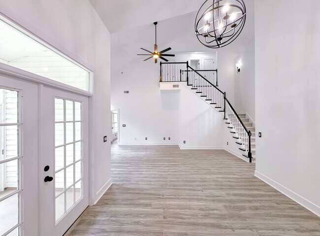 Building Photo - 4 BEDROOM 2.5 BATHROOM HOME IN OX-BOTTOM M...