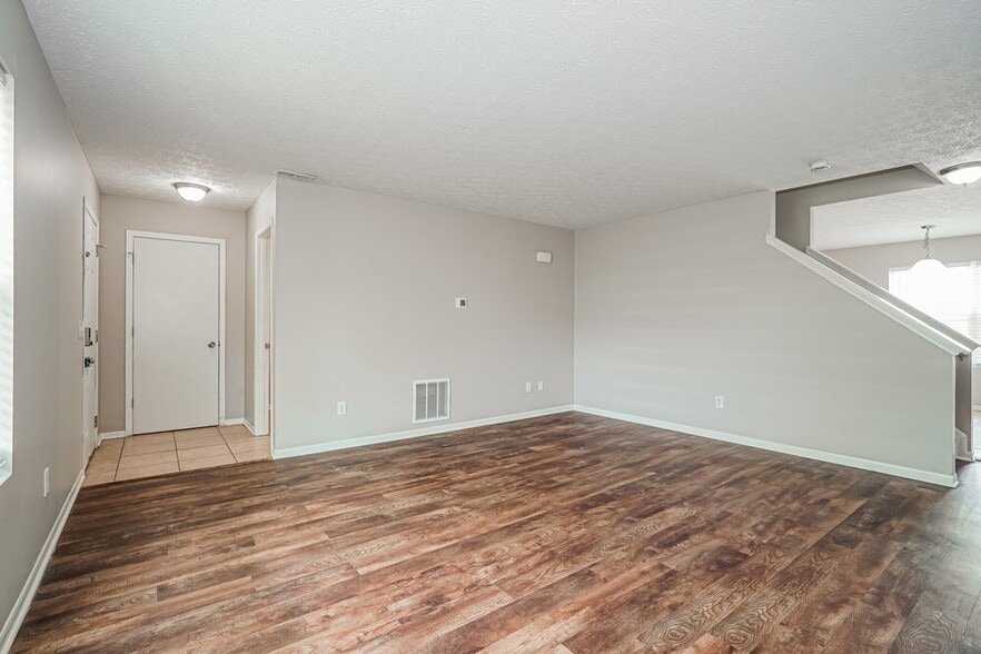 Building Photo - 6280 Marengo St