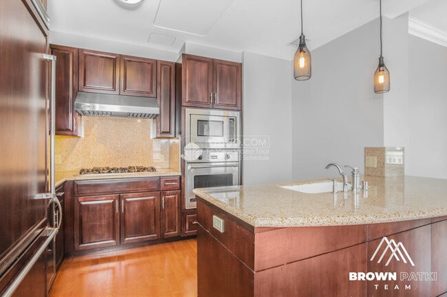 Building Photo - 690 Market St